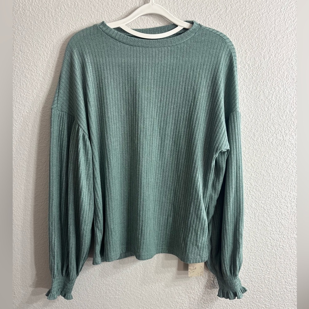 Emery Rose Sage Green Women's  Sweater Top Woman Size Medium NWT